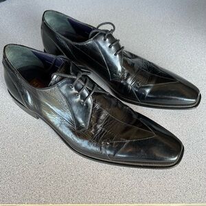 Mezlan Mens unique design lace up black shoes size 8.5 M